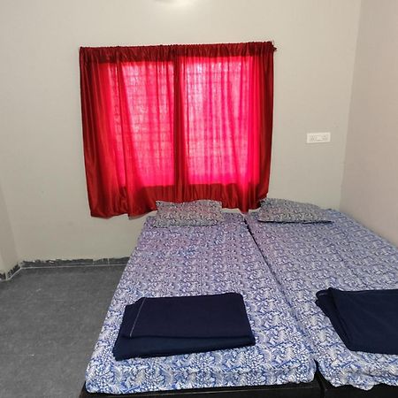 Aadishkti Bhakt Nivas Hotel Tuljapur Luaran gambar