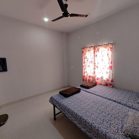Aadishkti Bhakt Nivas Hotel Tuljapur Luaran gambar